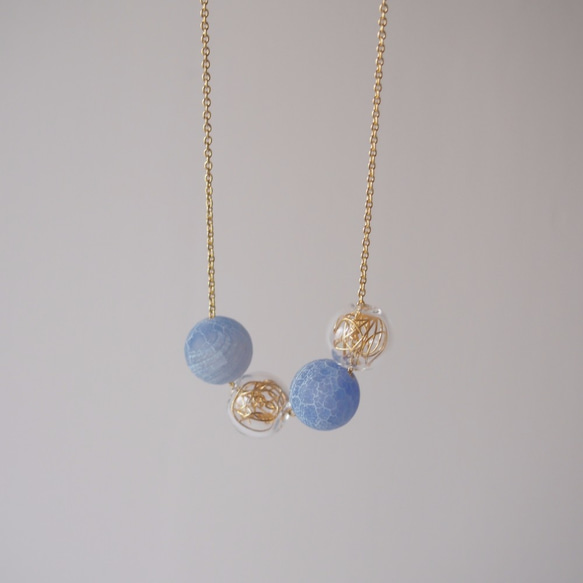 透明玻璃金絲球・磨砂藍瑪瑙・泡泡圓珠・鍍金銅項鏈 (45cm) 第7張的照片