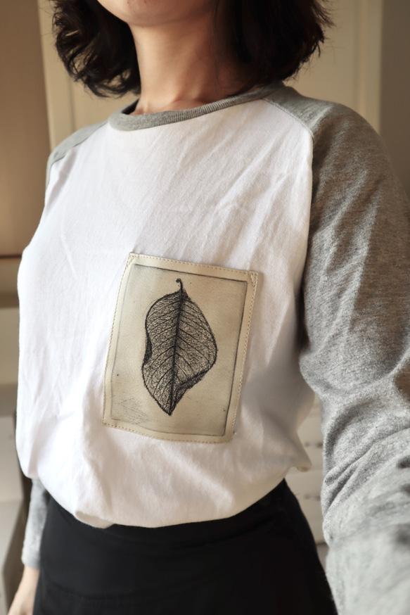 2020新作-アートラグラン長袖Tシャツー銅版版画ー『葉』ー男女兼用 2枚目の画像