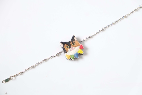 手刺繡 三色貓 手鏈 Hand embroidery Calico Cat Bracelet 第3張的照片