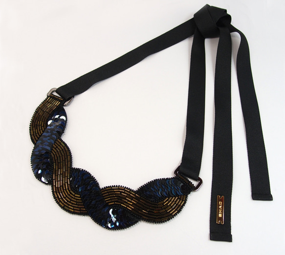 SHAO / 深藍 古銅麻花 手工刺繡項鍊 第1張的照片