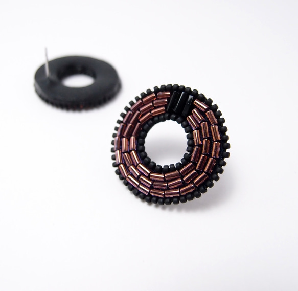 SHAO / 紅銅色 同心圓圈圈 手工刺繡耳環 第3張的照片