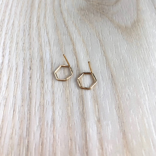14KGF ☆ simple『六角形』Hexagon スタッドピアス(イヤリング