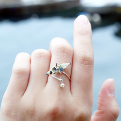 迷你紙鶴水晶戒指 - 珍珠（銀白星河）-情人節禮物 第3張的照片