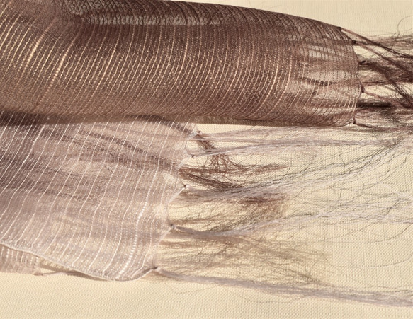「色が変化する麴塵染」シルクオーガンジーロングストール 5枚目の画像