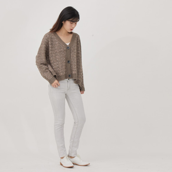 Queena V Neck Tweed Cropped Cardigan / Brown 2枚目の画像