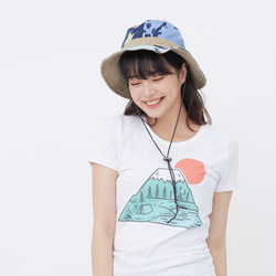 夏の富士山、キャンプに行こう。綿、半袖、女性用Tシャツ 1枚目の画像