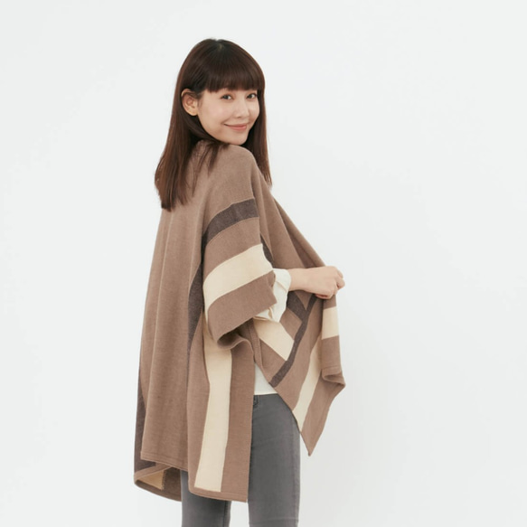 Ann Wool Blend Color Block Poncho Shawl / Light Brown 2枚目の画像