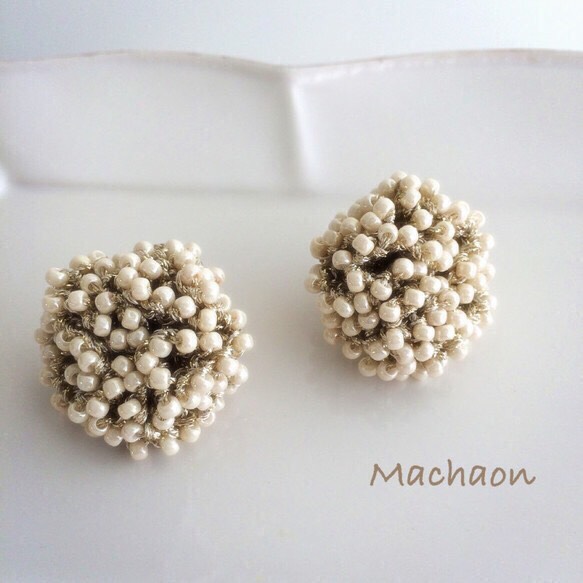 マジックフラワーピアス