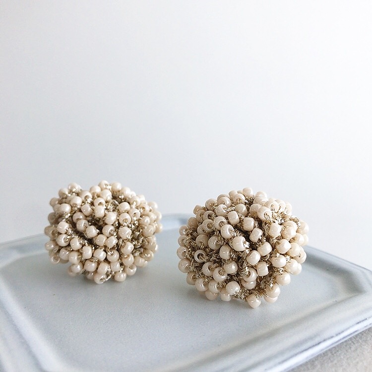 マジックフラワーピアス