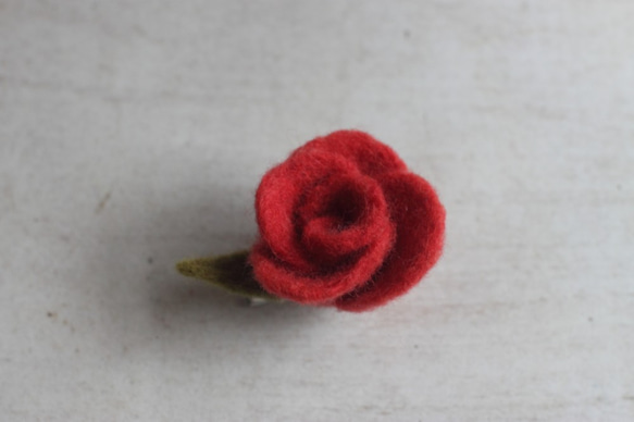 蘇木 天然植物染 玫瑰胸針兼髮夾 目前有現貨 可直接下標 第1張的照片