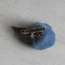 藍染 天然植物染 玫瑰胸針兼髮夾 目前有現貨 可直接下標 第4張的照片