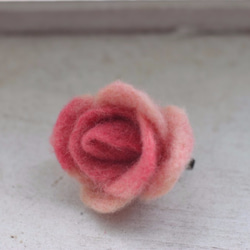 手染羊毛 擬真漸層玫瑰胸針&髮夾 第5張的照片