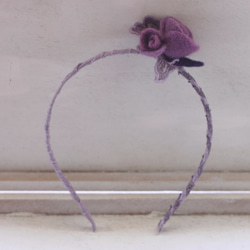 ロマンチックな紫のバラのヘッドバンドのコンフリー天然植物染料、コチニール+青の染料メイドモデル 5枚目の画像