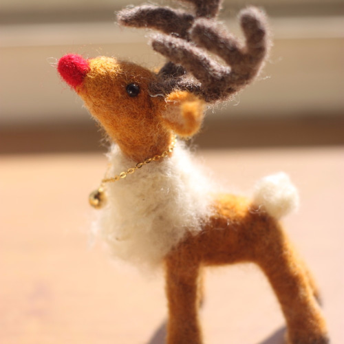 ルドルフのかわいいミニバージョンのRed-トナカイ。クリスマスの