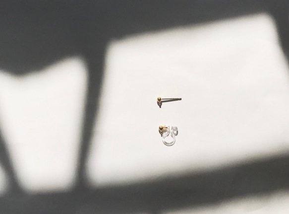 NEW / 桃紅粉刺刺小松果球垂墜夾式耳環 / 針式耳環 第5張的照片