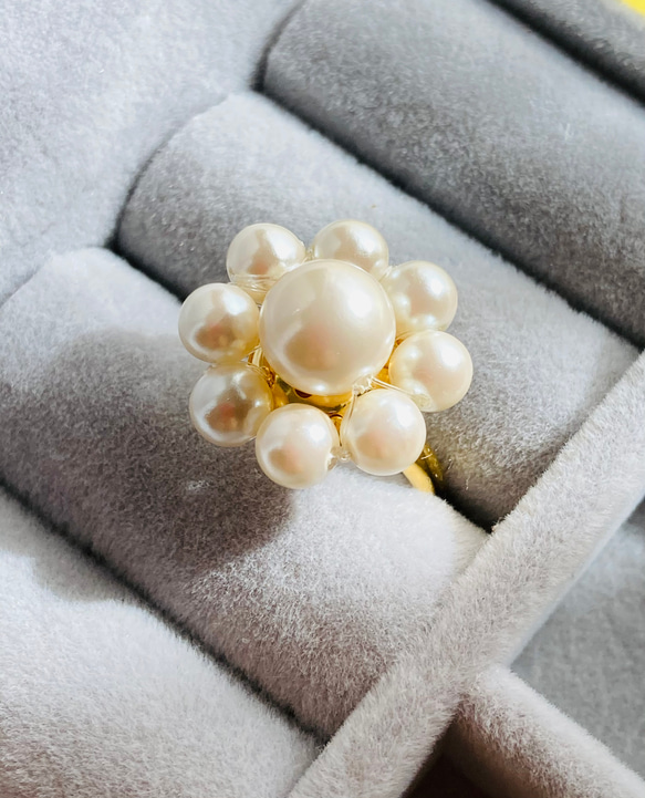 お花リング　パールビーズ　白 / Flower Ring Pearl beads White 6枚目の画像