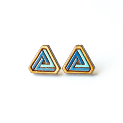 『田田製作所』彩繪木耳環-三角幾何(藍色) 耳針 第1張的照片