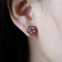 『田田製作所』木製ピアス- 桜 (Stainless steel earring posts) 3枚目の画像