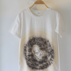 自在染isvara 手工草木繪染 宇宙系列 生命的律動 純棉T-shirt 第1張的照片