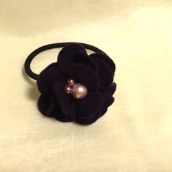 フェルト花のヘアゴム(紫) 3枚目の画像