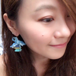 ［Nancy’s]《藍天草地》日本手染線蝴蝶結+藍綠色漸層流蘇[夾式]耳環 第2張的照片