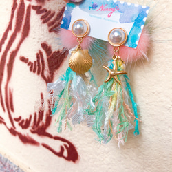 [ナンシーの]秋と冬の新作{熱帯の珊瑚海}絶妙なヒトデシェルのバックル2色の髪のボールの手染めラインのイヤリングの組み合わせ 2枚目の画像