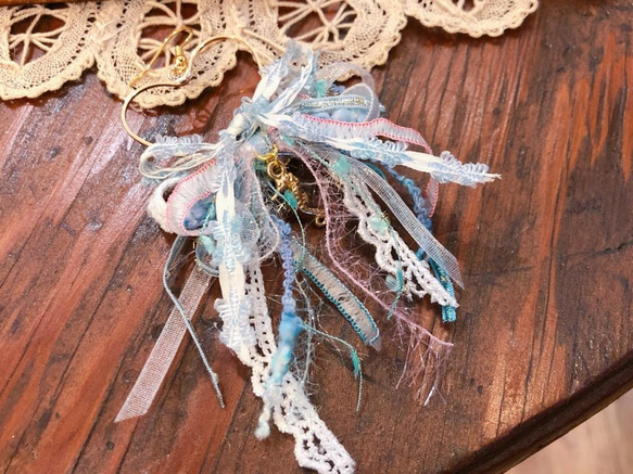 [ナンシー] &lt;海のハート&gt;さわやかな愛の刺繍ちょう結びタツノオトシゴパールシェルダングルピアス 5枚目の画像