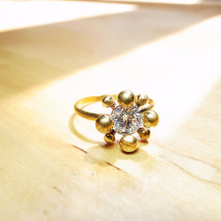 圓氐『瞬間綻放』不朽美麗圓鋯石戒指 手工設計 手工製作 微復古 輕珠寶 黃銅飾品 第2張的照片