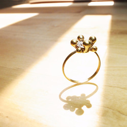 圓氐『瞬間綻放』不朽美麗圓鋯石戒指 手工設計 手工製作 微復古 輕珠寶 黃銅飾品 第4張的照片