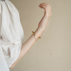 ラウンド氐「限りなく」ラブチェーン噂のブレスレット バングル