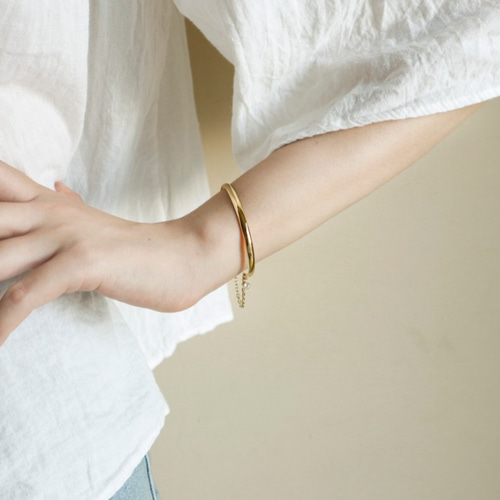 ラウンド氐「限りなく」ラブチェーン噂のブレスレット バングル