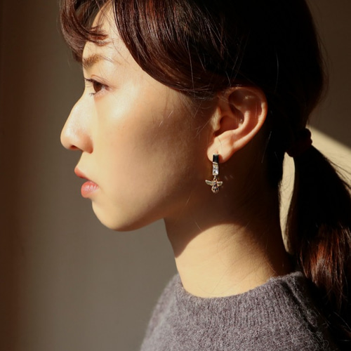 女王蜂 ピアス 完全受注生産オリジナルピアス販売開始 | 女王蜂 | ソニー