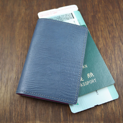 APEE皮手工~護照夾~蜥蜴皮紋藍灰+桃紅 第2張的照片