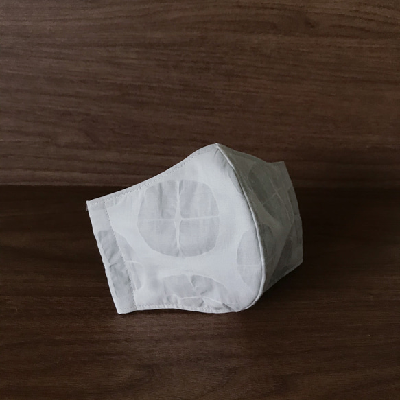 ◯即納◯夏マスク 接触冷感 立体 4層構造 大人用 レギュラーサイズ 塩縮綿 北欧風 Ruuvi 白xグレー 2枚目の画像