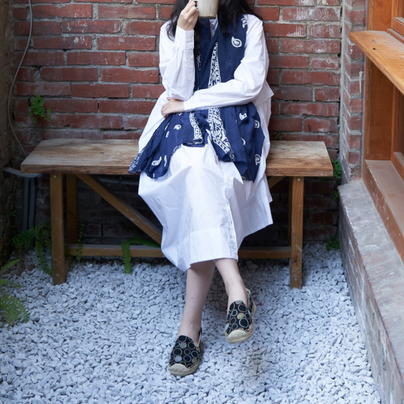 日本刺繡緹花布手工草編鞋 黑圈 第9張的照片