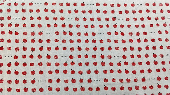 ☆リンゴだらけのカットクロス(約50×104cm) 2枚目の画像