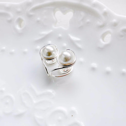 【小星球】白珍珠 夾式耳環：F170191 第1張的照片