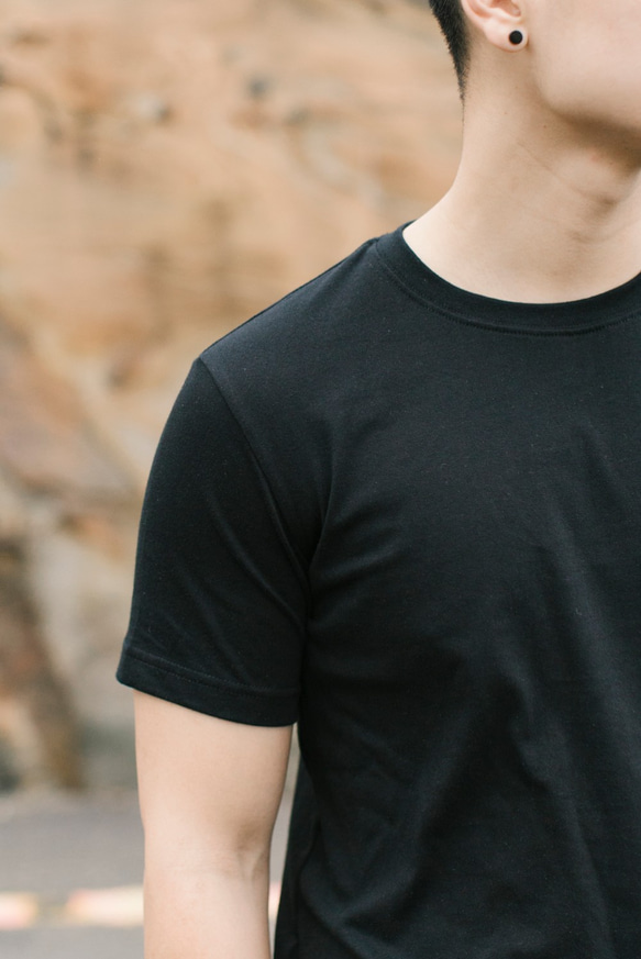 hao Black Cotton Shirts 黑色純棉素T 第2張的照片