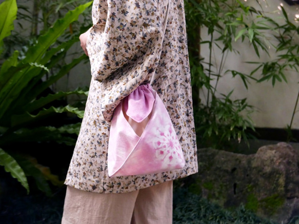 : 櫻 : 日式和服包 水桶包 側背包 肩背包 斜背包 手染 渲染 禮物 第3張的照片