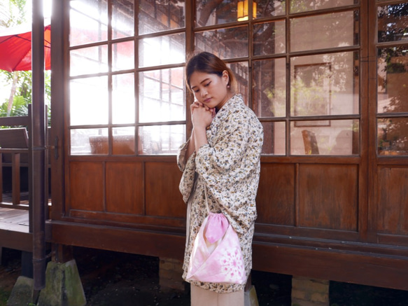 : 櫻 : 日式和服包 水桶包 側背包 肩背包 斜背包 手染 渲染 禮物 第4張的照片