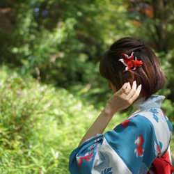 真っ赤な金魚の髪飾り　刺繍ブローチ  ヘアクリップ 2枚目の画像