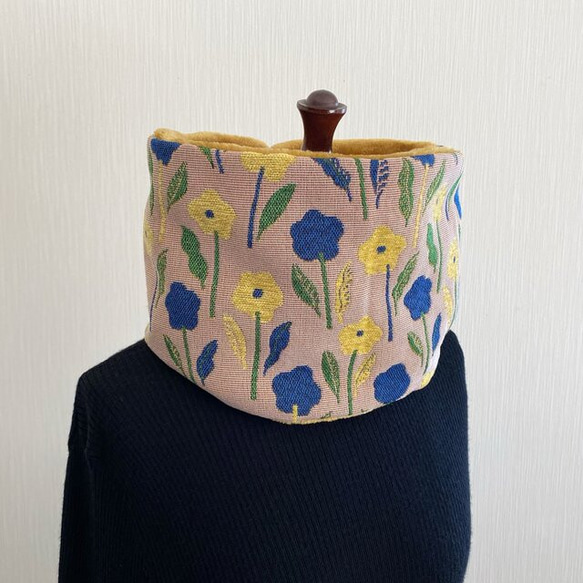 Floral Gobelin Neck Warmer 黃色斯堪的納維亞復古現代芥末 第3張的照片