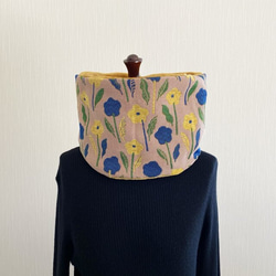 Floral Gobelin Neck Warmer 黃色斯堪的納維亞復古現代芥末 第4張的照片