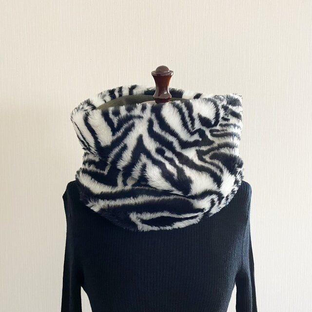 & 星柄 カッコいい！MARK ネックウォーマー LONA