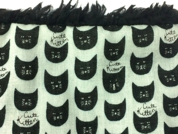 黒猫だらけのネックウォーマー　【ねこ柄×black　リバーシブル】 2枚目の画像