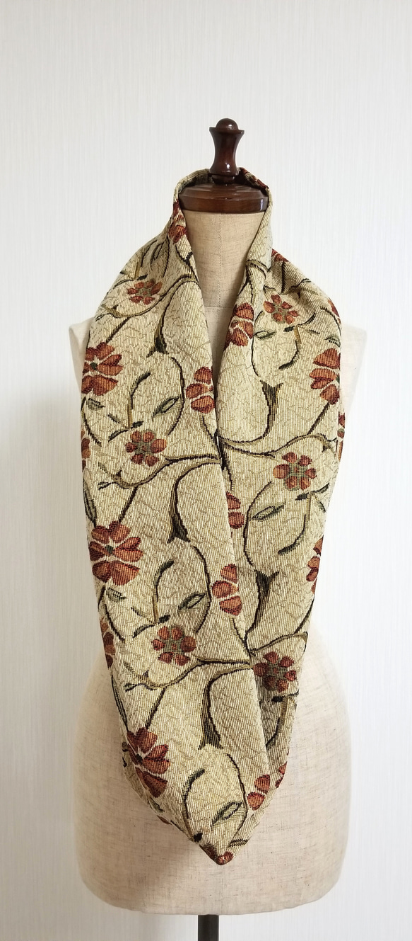 ゴブラン織りの上品スヌード　花柄 6枚目の画像
