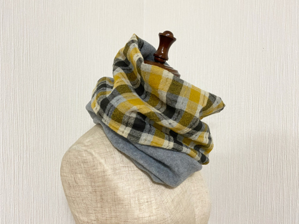 ♡ 羊毛混紡，柔軟輕盈的圍巾 ♡ 不同材質 ♡ 格紋 x 灰色 第3張的照片
