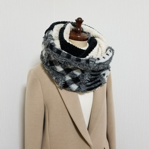 巻き方次第で表情が変わる☆パッチワークデザインのロングスヌード