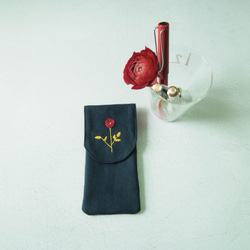 ユニークな花の刺繍2 + 1ペンバッグ赤の花びら 1枚目の画像