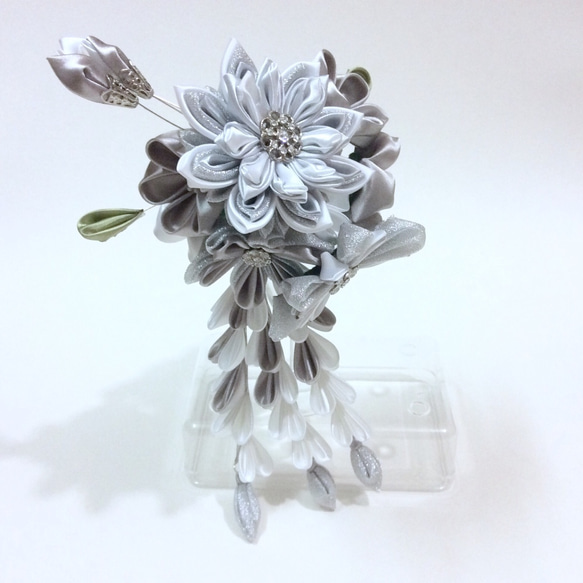 Kanzashi silver white ribbon flower comb hair accessories 1枚目の画像